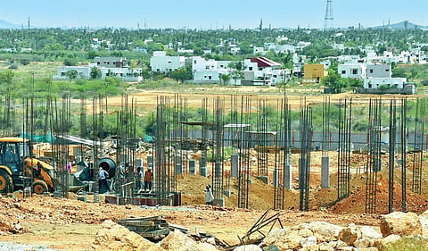 திருநெல்வேலி ரெட்டியார்பட்டி பகுதியில் பொருநை அருங்காட்சியக கட்டுமான பணிகள் நடைபெற்று வருகின்றன.