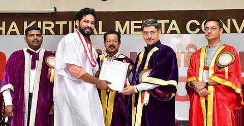 இசைத்துறையில் 5 ஆண்டுகள் ஆய்வு: ‘ஹிப்ஹாப்’ ஆதிக்கு டாக்டர் பட்டம்