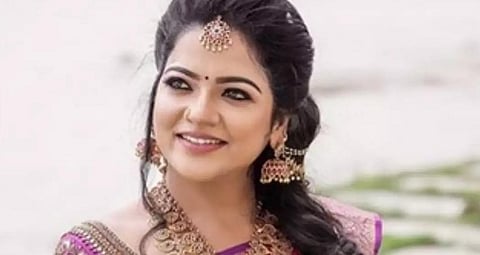 சின்னத்திரை நடிகை சித்ரா மரண வழக்கின் விசாரணையை 6 மாதங்களில் முடிக்க ஐகோர்ட் உத்தரவு