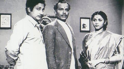 மங்கையர் திலகம்: நீலவண்ண கண்ணா வாடா...