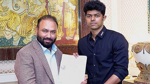 லைகா நிறுவனம் தயாரிப்பில் இயக்குநராக அறிமுகமாகிறார் நடிகர் விஜய்யின் மகன் ஜேசன் சஞ்சய்