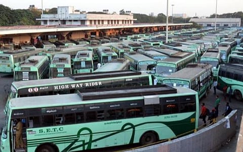 வார இறுதி நாட்களையொட்டி 400 சிறப்பு பேருந்துகள் இன்று இயக்கம்