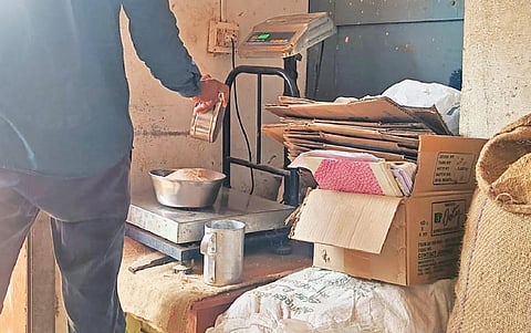 ரேஷன் கடைக்கான விற்பனையாளர் பணி - கடலூரில் ஓராண்டாக காத்திருக்கும் விண்ணப்பதாரர்கள்