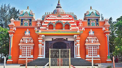 பாம்பன் குந்துகால் கடற்கரையில் உள்ள விவேகானந்தர் நினைவிடம்