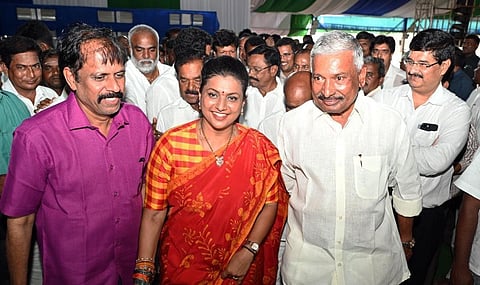 பாரத் என அழைப்பதில் என்ன தவறு உள்ளது? - ரோஜா கேள்வி