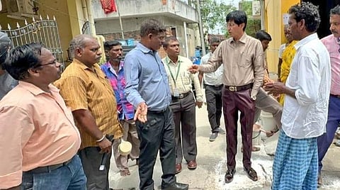பள்ளிகள், அரசு கட்டிடங்களில் மழைநீர் தேங்கும் பொருட்களை அப்புறப்படுத்த வேண்டும்: சென்னை மாநகராட்சி ஆணையர் உத்தரவு