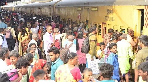 பொங்கல் பண்டிகைக்கு ரயில் டிக்கெட் முன்பதிவு நாளை தொடக்கம்