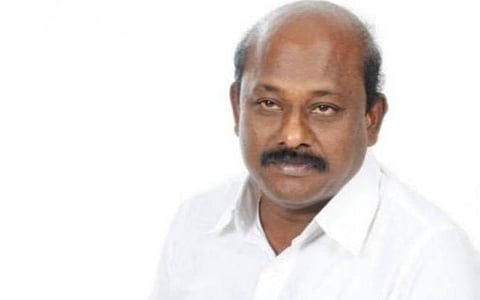 பட்டாசு உரிமங்களை விரைந்து வழங்க கோரி விக்கிரமராஜா மனு