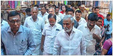 சேலம் கோட்டை மாரியம்மன் கோயில் கும்பாபிஷேக முன்னேற்பாடு திருப்பணிகளை இந்து சமய அறநிலையத் துறை அமைச்சர் சேகர்பாபு ஆய்வு செய்தார்.