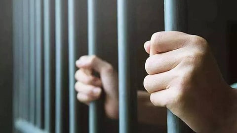 வடமாநில பெண்ணுக்கு பாலியல் வன்கொடுமை: சிறுவன் உட்பட 5 பேர் கைது