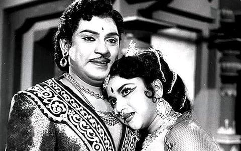 விஜயகுமாரி ரத்தம் சிந்தி நடித்தப் படம் ‘பூம்புகார்’