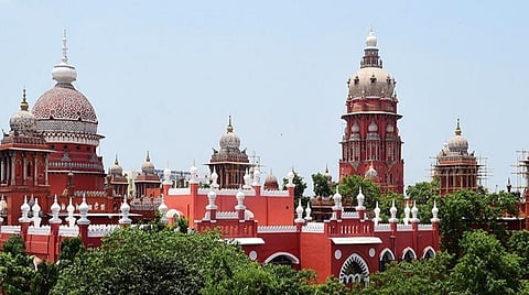 முன்னாள் அமைச்சர் இந்திரகுமாரியின் நேர்முக உதவியாளருக்கு 3 ஆண்டுகள் சிறை தண்டனை: சென்னை உயர் நீதிமன்றம் தீர்ப்பு