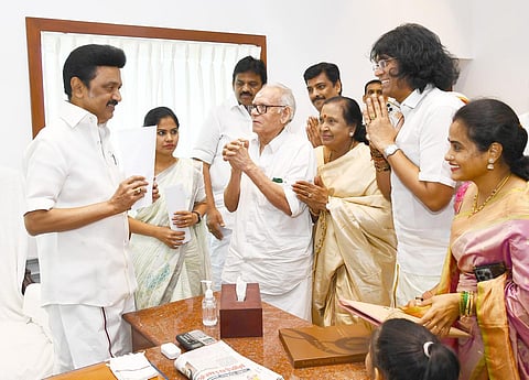 வடபழனி குமரன் காலனி சாலைக்கு மாண்டலின் ஸ்ரீநிவாஸ் பெயர்: முதல்வர் ஸ்டாலினை சந்தித்து குடும்பத்தினர் நன்றி