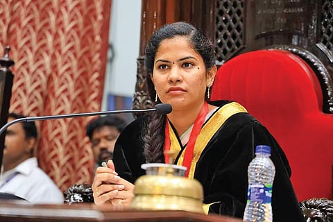 மகளிர் சக்தி - பிரியா ராஜன் முதல் கிரேஸ் பானு வரை!