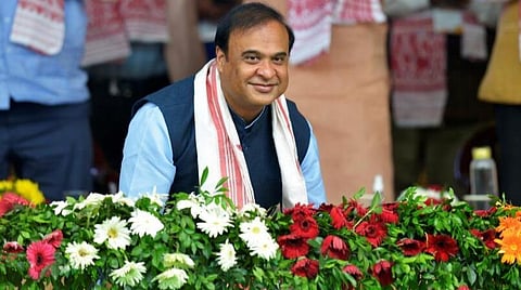 சோனியாவுக்கு எதிராக வெறுப்பு பேச்சு - அசாம் முதல்வர் மீது போலீஸில் காங்கிரஸ் புகார்