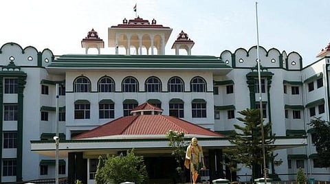 தேவேந்திர குல வேளாளர் பெயர் மாற்றம்: ஐஏஎஸ் அதிகாரி மீது நடவடிக்கை எடுக்கக்கோரிய மனு தள்ளுபடி