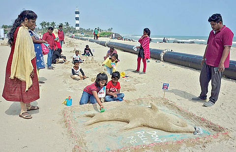 குழந்தைகள் விடுமுறையை கொண்டாடட்டும்