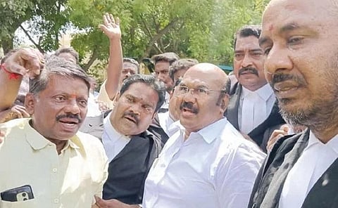 பொன்முடி மீதான செம்மண் குவாரி வழக்கு: முன்னாள் அமைச்சர் ஜெயக்குமார் விழுப்புரம் நீதிமன்றத்தில் ஆஜர்