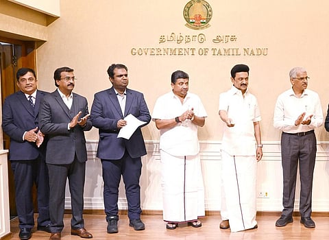 தமிழ் கற்பிக்கும் தன்னார்வலர்கள் ஆசிரியர் பயிற்சிக்கு விண்ணப்பிக்க இணையதளம்: எல்காட் இணையதளத்தையும் முதல்வர் தொடங்கி வைத்தார்