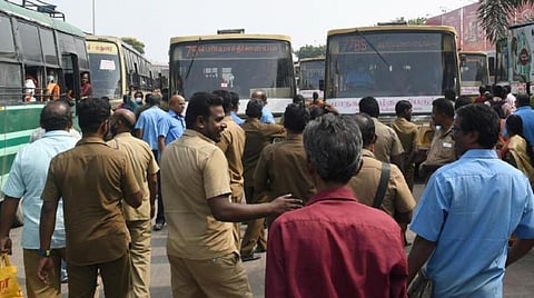 ஒப்பந்த நிறுவனம் மூலம் 234 ஓட்டுநர், நடத்துநர்கள் தேர்வு செய்வதற்கான டெண்டரை வெளியிட்டது மாநகர போக்குவரத்துக் கழகம்