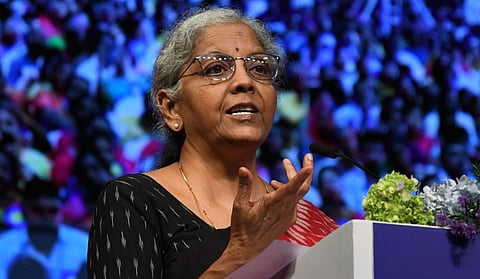 மாவட்ட முன்னோடி வங்கி(கனரா வங்கி) மற்றும் மாநில அளவிலான வங்கிகள் கமிட்டி (இந்தியன் ஓவர்சீஸ் வங்கி) ஒருங்கிணைப்பு சார்பில் மாபெரும் கடன் உதவி வழங்கும் விழா கோவை - அவிநாசி சாலையில் உள்ள கொடிசியா வர்த்தக கண்காட்சி வளாகத்தில் நடந்தது. மத்திய நிதியமைச்சர் நிர்மலா சீதாராமன் தலைமை வகித்து வங்கி கடனுதவிகளை வழங்கி பேசினார். படங்கள்: ஜெ.மனோகரன்