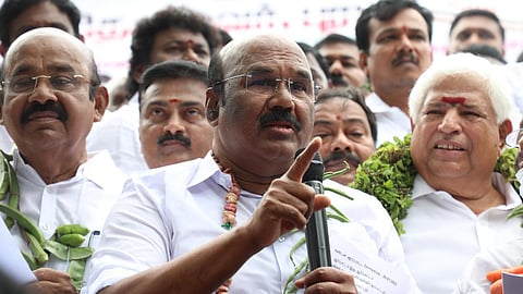 அமைச்சர் பொன்முடிக்கு எதிரான வழக்கில் ஜெயக்குமார் மனு ஏற்பு