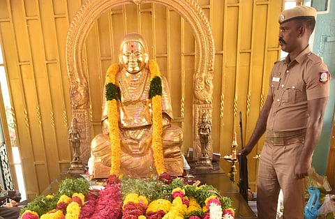 பசும்பொன் தேவர் தங்க கவசத்துக்கு உரிமை கோரி திண்டுக்கல் சீனிவாசன் வழக்கு: ஓபிஎஸ் பதிலளிக்க உத்தரவு