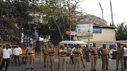 கிரிக்கெட் போட்டிக்கு 2,000 போலீஸார் பாதுகாப்பு: சேப்பாக்கம் பகுதியில் போக்குவரத்தில் மாற்றம்