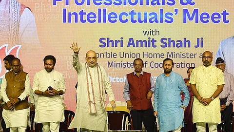 மத்திய உள்துறை அமைச்சர் அமித் ஷா, மத்திய இணை அமைச்சரும் மாநில பாஜக தலைவருமான ஜி.கிஷண் ரெட்டி. பாஜக நிர்வாகிகள்