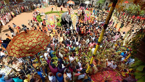 திருவனந்தபுரம் நவராத்திரி விழாவில் பங்கேற்க சுசீந்திரம் முன்னுதித்த நங்கை அம்மன் புறப்பாடு