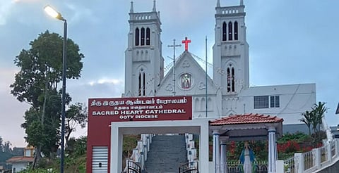 உதகை தூய இருதய ஆண்டவர் பேராலயத்தில் ஜெபமாலை அன்னை திருவிழா