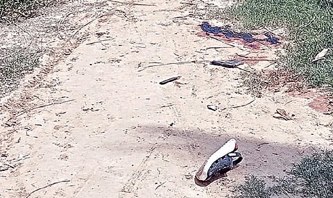 சென்னை அருகே 2 ரவுடிகள் என்கவுன்ட்டரில் சுட்டுக்கொலை: ஊராட்சி முன்னாள் தலைவர் கொலையில் தொடர்புடையவர்கள்