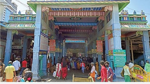 குலசேகரன்பட்டினம் முத்தாரம்மன் கோயில்.