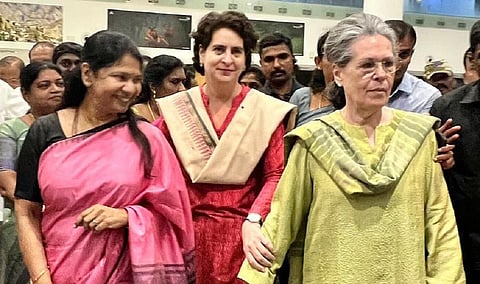 இன்று திமுக மகளிர் உரிமை மாநாடு; சோனியா, பிரியங்கா வருகை: விமான நிலையத்தில் உற்சாக வரவேற்பு