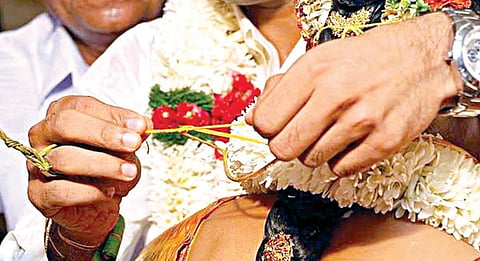 விலக மறுக்கும் திரைகள் - 3: வழிகாட்டும் ஒளிச்சுடர்