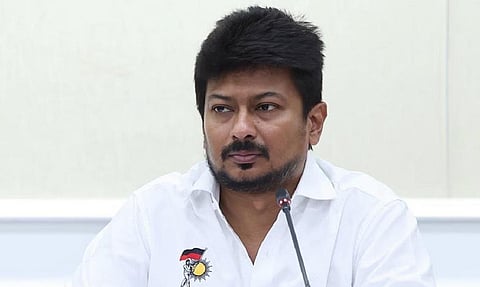 சனாதனம் குறித்து பேசியதாக தொடரப்பட்ட வழக்கில் அமைச்சர் உதயநிதி, பேரவை செயலர் பதில் மனு
