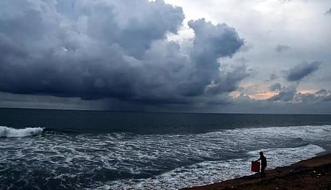அரபிக்கடலில் புதிய காற்றழுத்த தாழ்வு பகுதி: வங்கக்கடலிலும் நாளை உருவாக வாய்ப்பு