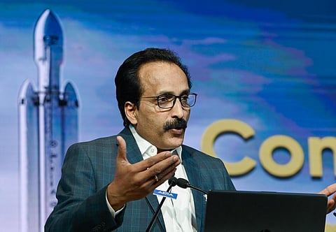 விண்வெளிக்கு மனிதர்களை அனுப்பும் திட்டத்தில் பெண்கள்: இஸ்ரோ தலைவர் விருப்பம்