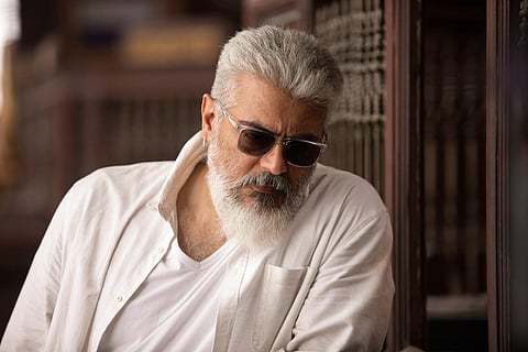 நடிகர் அஜித்குமார் வீட்டின் மதில் சுவர் இடிப்பு
