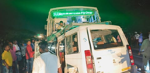 திருவண்ணாமலை அருகே அரசு பேருந்து மீது கார் மோதிய விபத்து - 7 பேர் உயிரிழப்பு