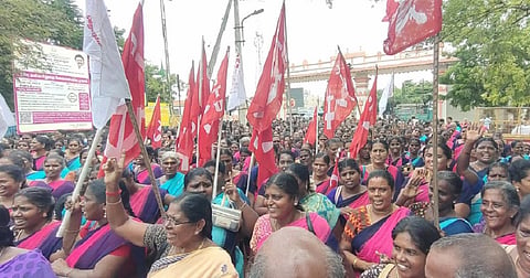 விருதுநகரில் முற்றுகை போராட்டம்: அங்கன்வாடி ஊழியர்கள் 1,224 பேர் கைது