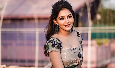 இரட்டை இயக்குநர்கள் படத்தில் வைபவ்-அதுல்யா ரவி
