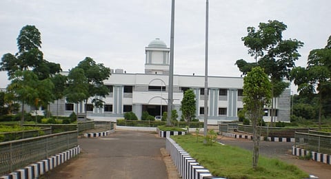 புதுச்சேரி டாக்டர் அம்பேத்கர் அரசு சட்டக் கல்லூரி