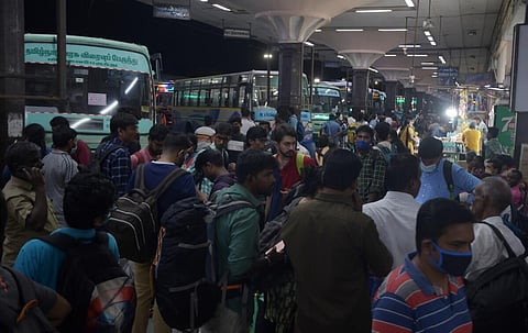 தீபாவளி விடுமுறைக்கு 16,895 பேருந்துகள் இயக்கம்: தமிழக அரசு அறிவிப்பு
