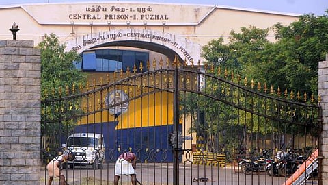 தொடர் புகாரால் நடவடிக்கை: புழல் சிறை மருத்துவர் பணியிட மாற்றம்