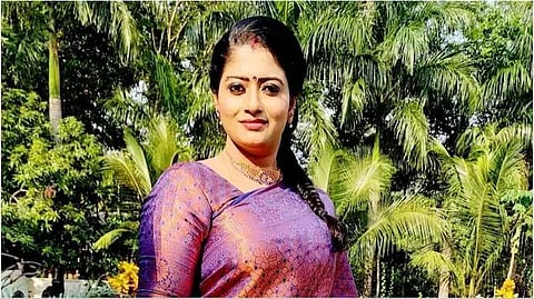 பிறந்தநாளில் கேரள நடிகை ரெஞ்சுஷா தற்கொலை - மலையாள திரையுலகில் சோகம்