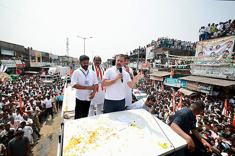 தெலங்கானா மாநிலம் உருவானதில் சந்திரசேகர ராவ் குடும்பம் தான் பயனடைந்தது: தேர்தல் பிரச்சாரத்தில் ராகுல் காந்தி குற்றச்சாட்டு
