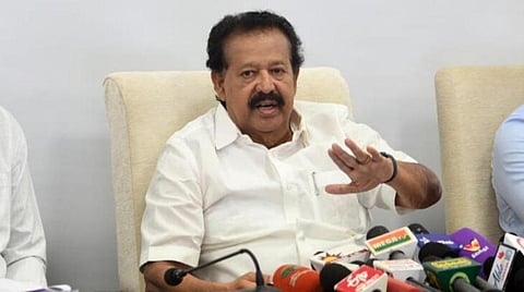 பட்டமளிப்பு விழாவை புறக்கணிப்பதாக அமைச்சர் பொன்முடி அறிவிப்பு: மார்க்சிஸ்ட் சார்பில் கருப்பு கொடி ஆர்ப்பாட்டம்
