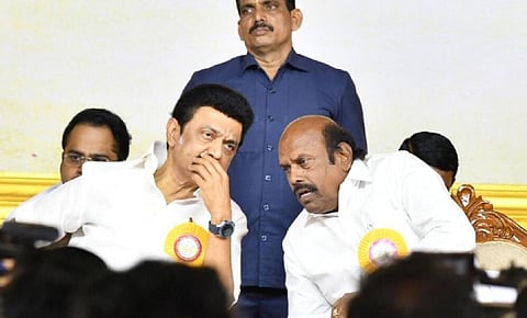 முதல்வர் ஸ்டாலின் உடன் அமைச்சர் எ.வ.வேலு | கோப்புப் படம்