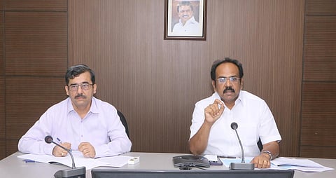 தமிழக கனமழை: முன்னெச்சரிக்கை நடவடிக்கைகளை பட்டியலிட்டு மின் துறைக்கு அமைச்சர் அறிவுரை